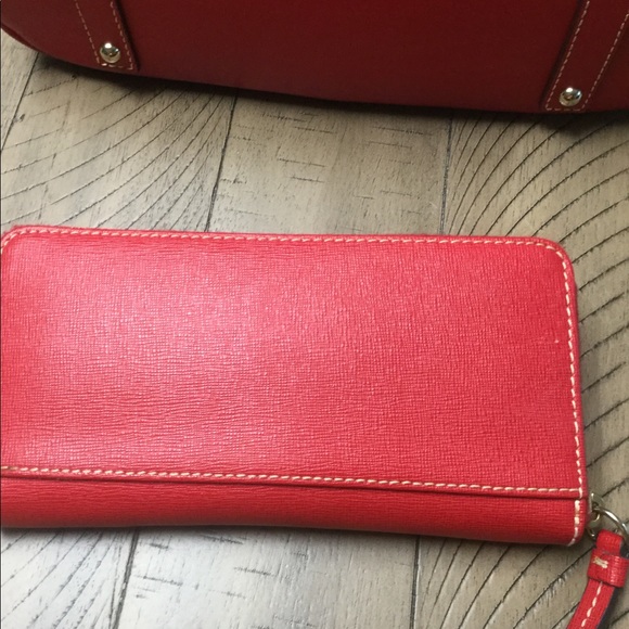 Dooney&Burke SET red domed leather purse & wallet - Picture 3 of 14
